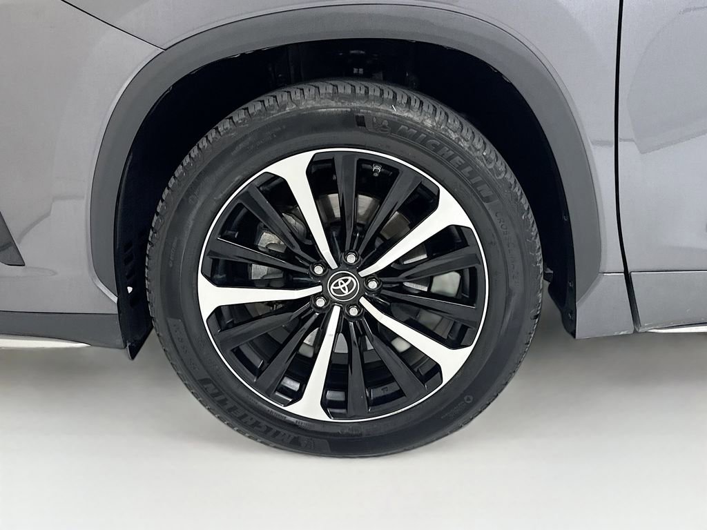 Used 2022 Toyota Highlander XSE AWD/4WD image 31
