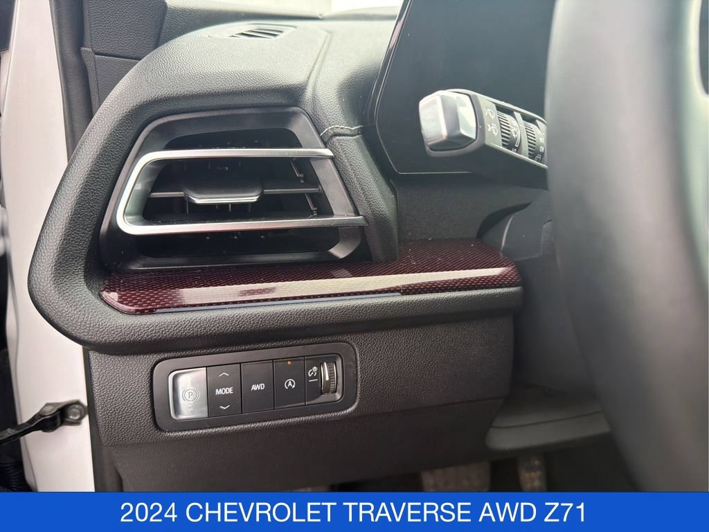 Used 2024 Chevrolet Traverse Z71 AWD/4WD image 21