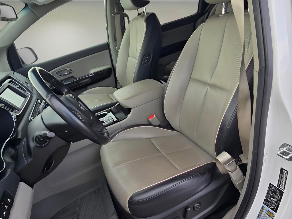 Used 2020 Kia Sedona SX image 13
