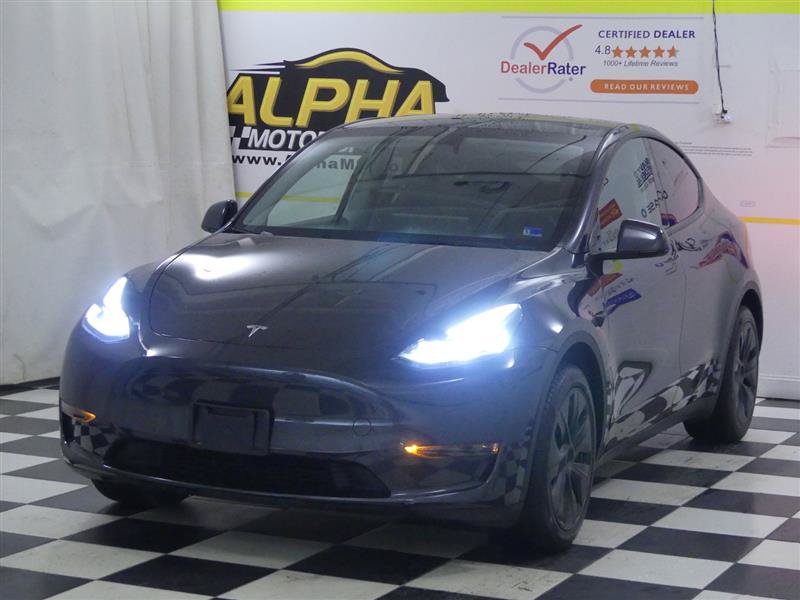 Used 2024 Tesla Model Y Long Range RWD image 3