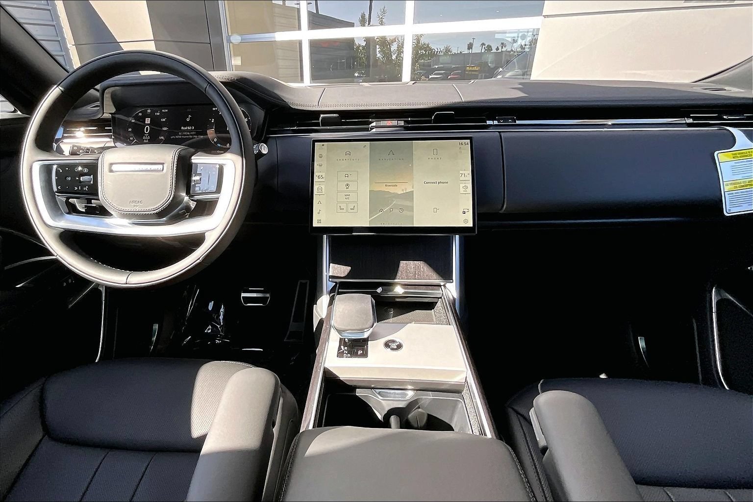 New 2026 Land Rover Range Rover Long Wheelbase SE AWD/4WD image 5