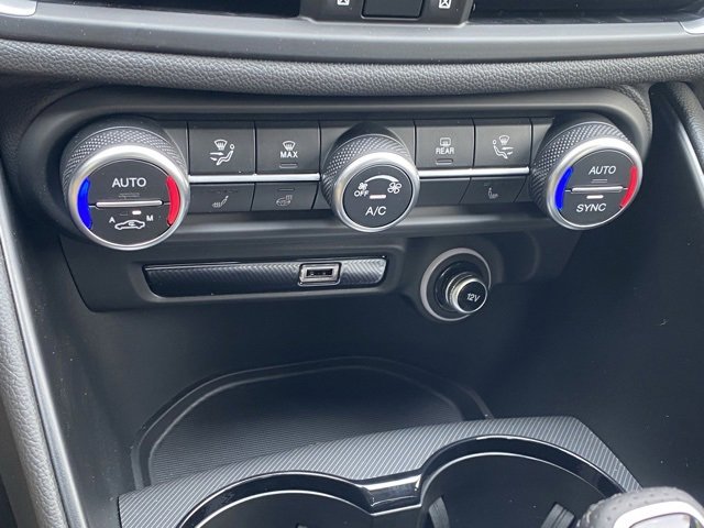 New 2025 Alfa Romeo Giulia AWD w/ Driving Assist Package image 30