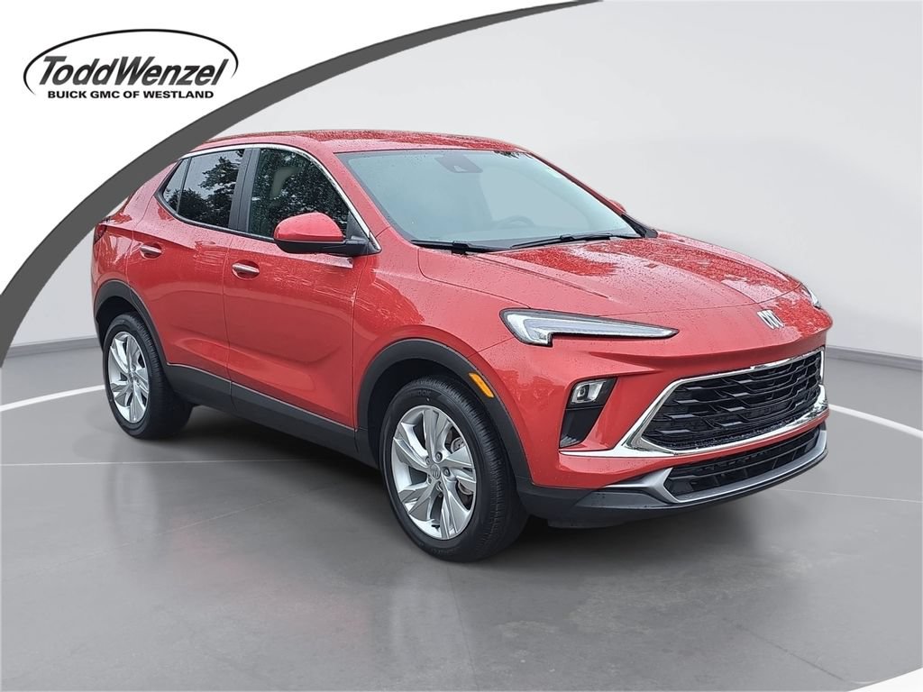 Certified 2024 Buick Encore GX Preferred w/ Comfort Package FWD image 1