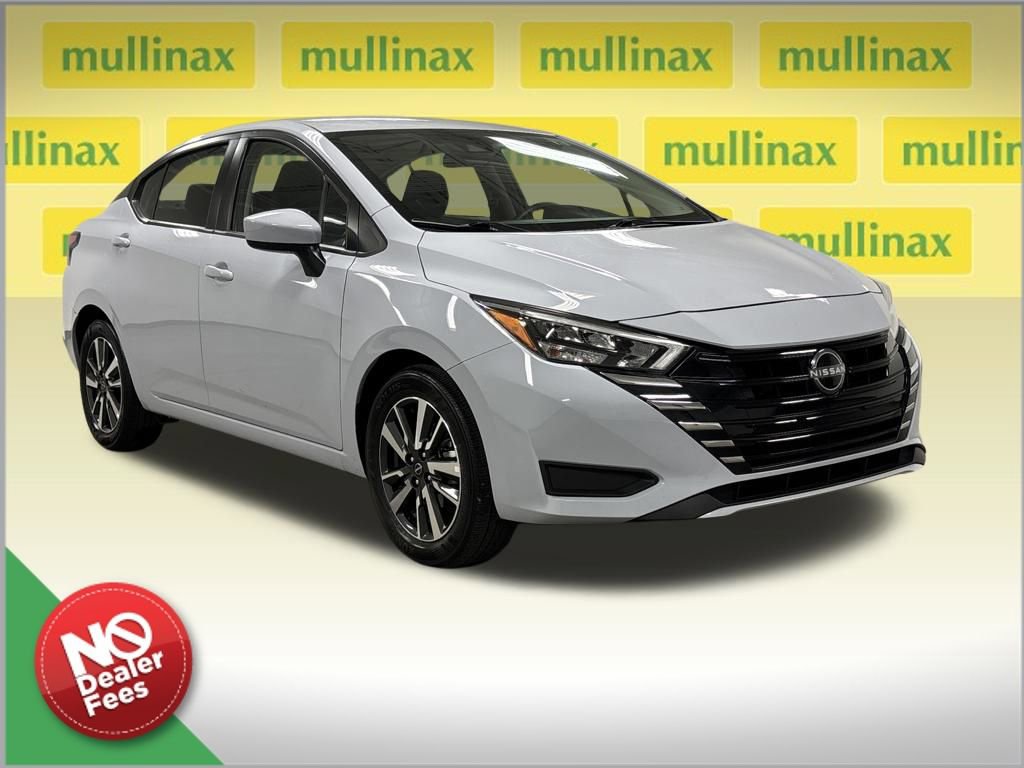 Used 2025 Nissan Versa SV image 1