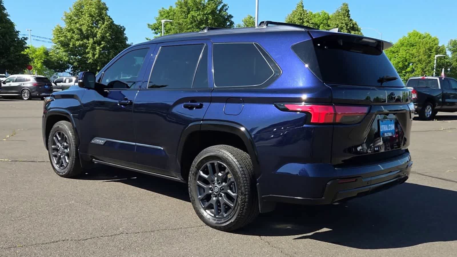 Used 2025 Toyota Sequoia Platinum AWD/4WD image 6