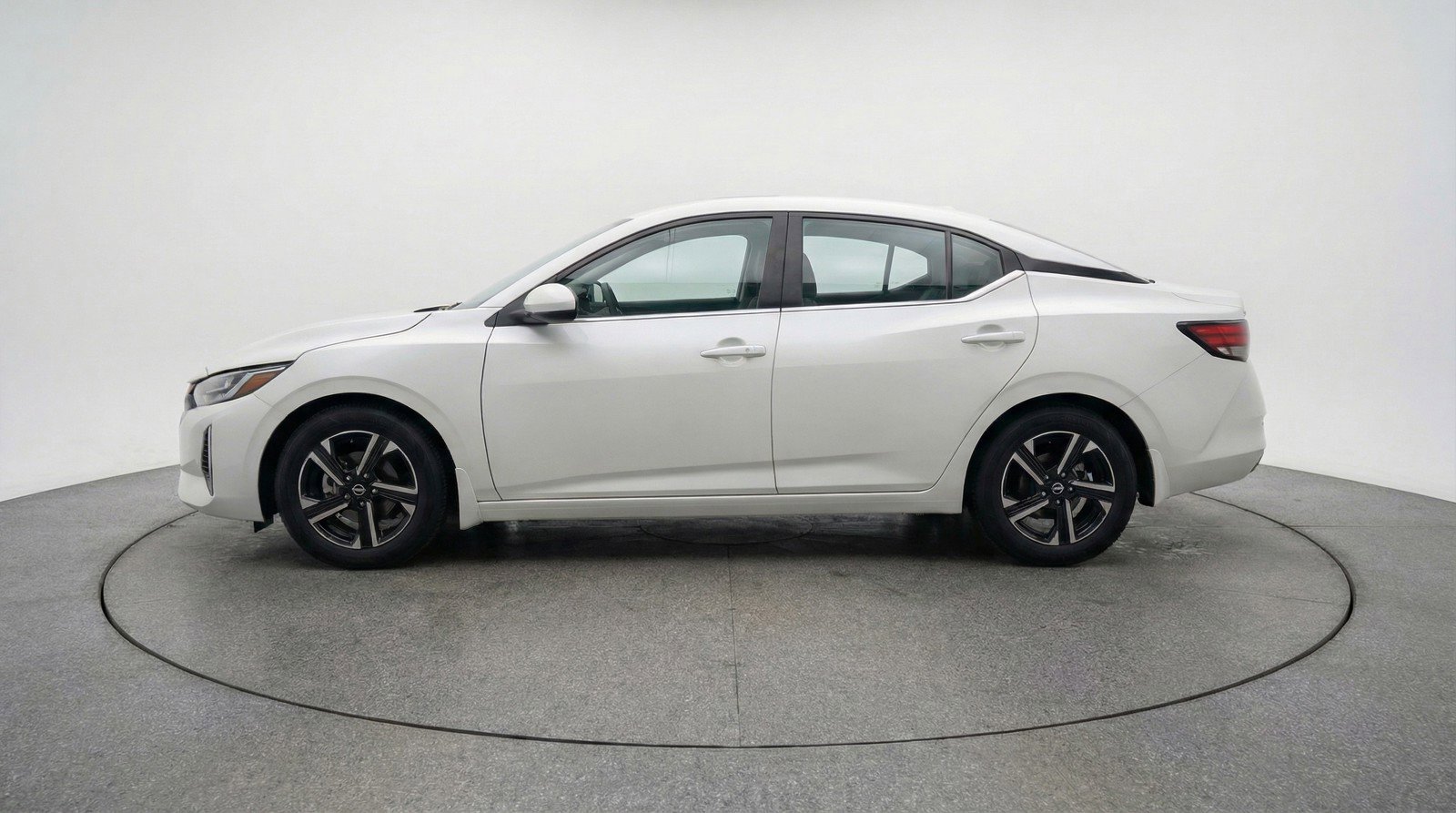 Used 2025 Nissan Sentra SV image 5