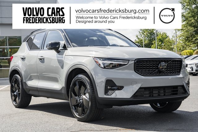 New 2026 Volvo XC40 B5 Ultra w/ Protection Package Premier