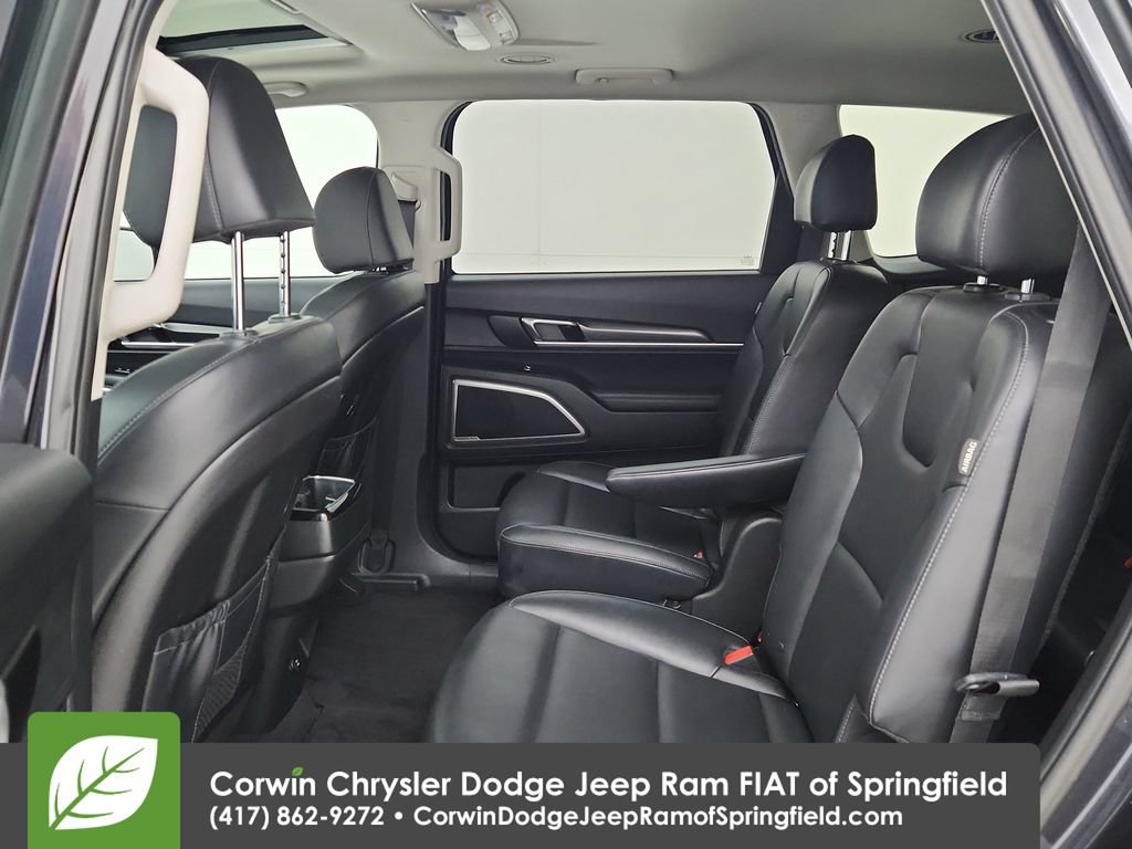 Used 2025 Kia Telluride S AWD/4WD image 30