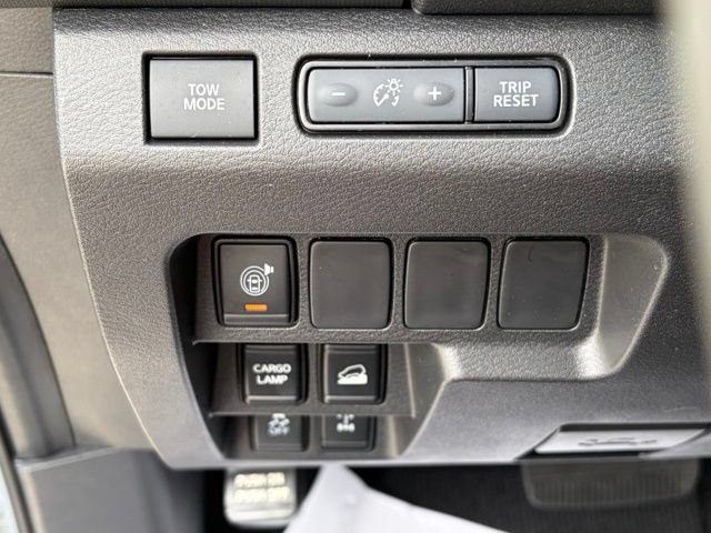 Used 2024 Nissan Frontier PRO-4X w/ Technology Package AWD/4WD image 26