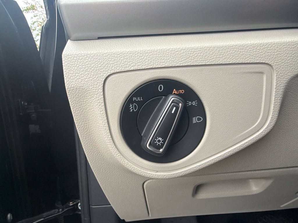 Used 2019 Volkswagen Atlas SEL FWD image 21
