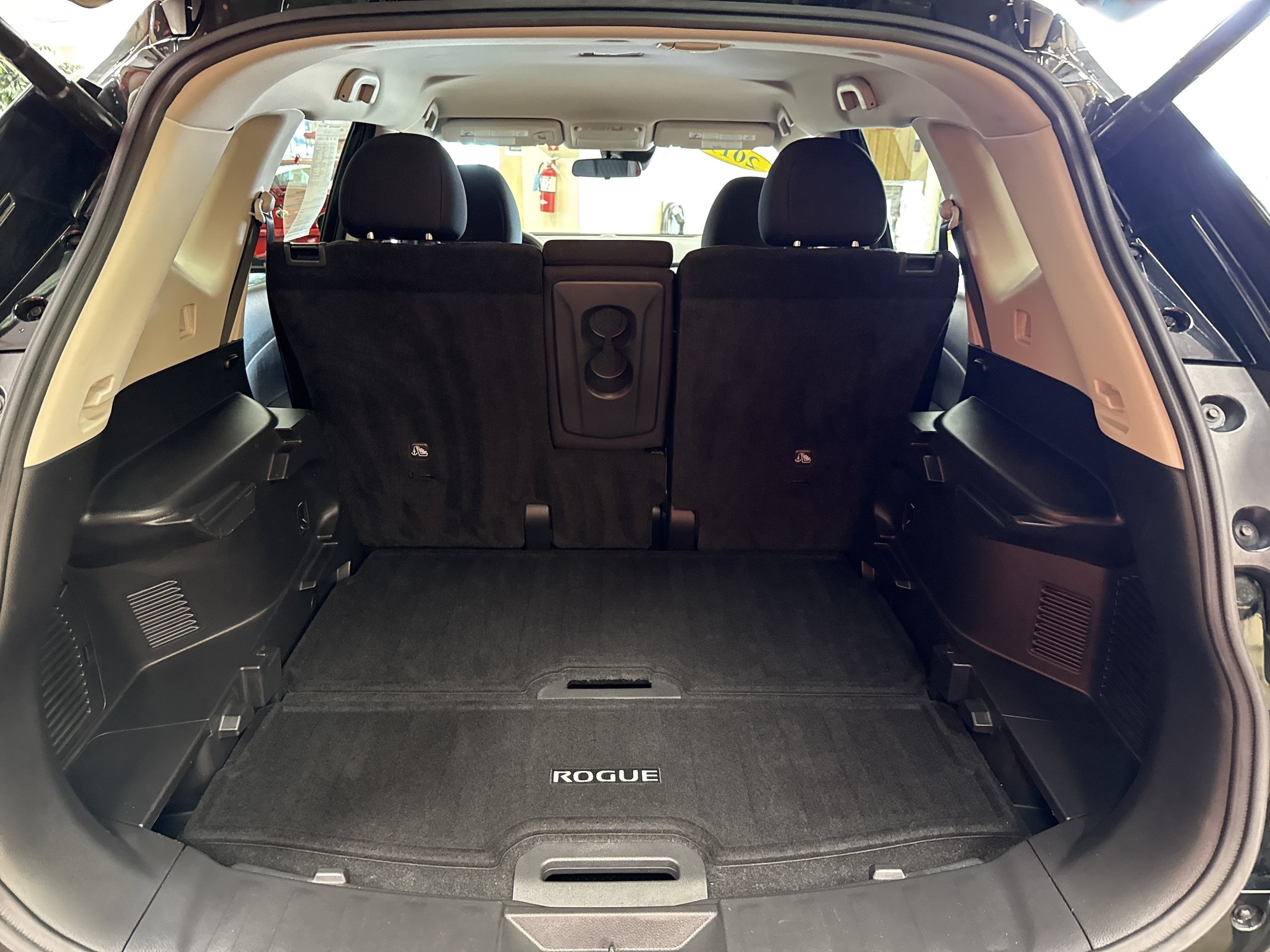 Used 2019 Nissan Rogue SV w/ Premium Package AWD/4WD image 24
