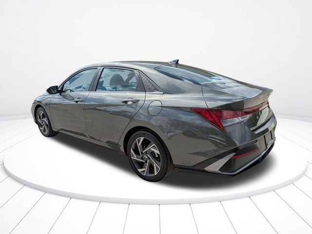 Used 2025 Hyundai Elantra SEL image 6