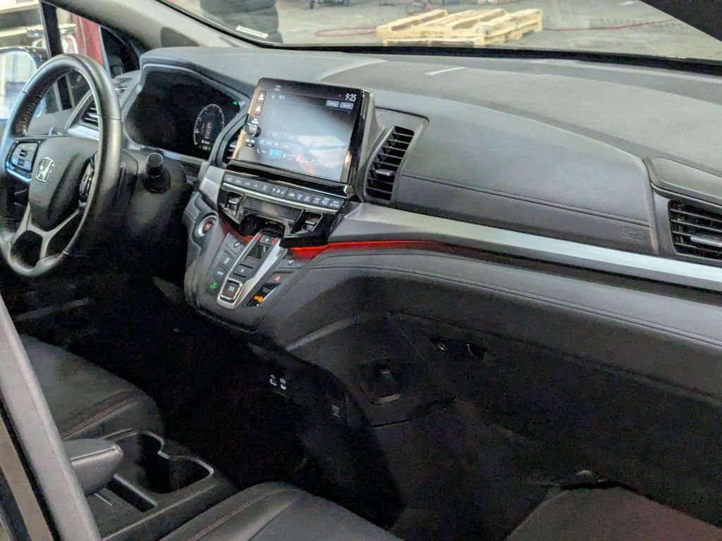 Used 2025 Honda Odyssey Sport-L image 29