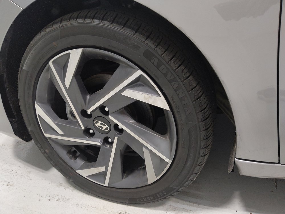 Used 2025 Hyundai Elantra Sport FWD image 31