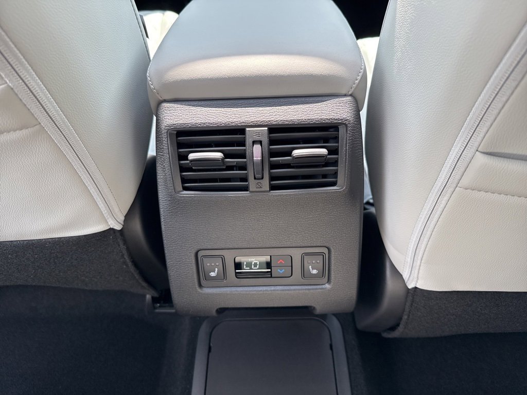 New 2025 Mitsubishi Outlander SEL image 21