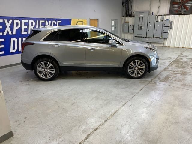 Used 2025 Cadillac XT5 Premium Luxury image 8