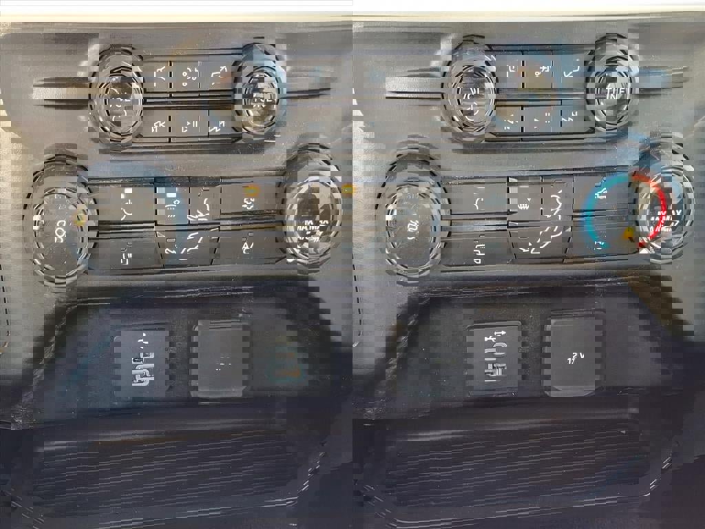 Certified 2024 Ford F350 XLT w/ FX4 Off-Road Package image 17