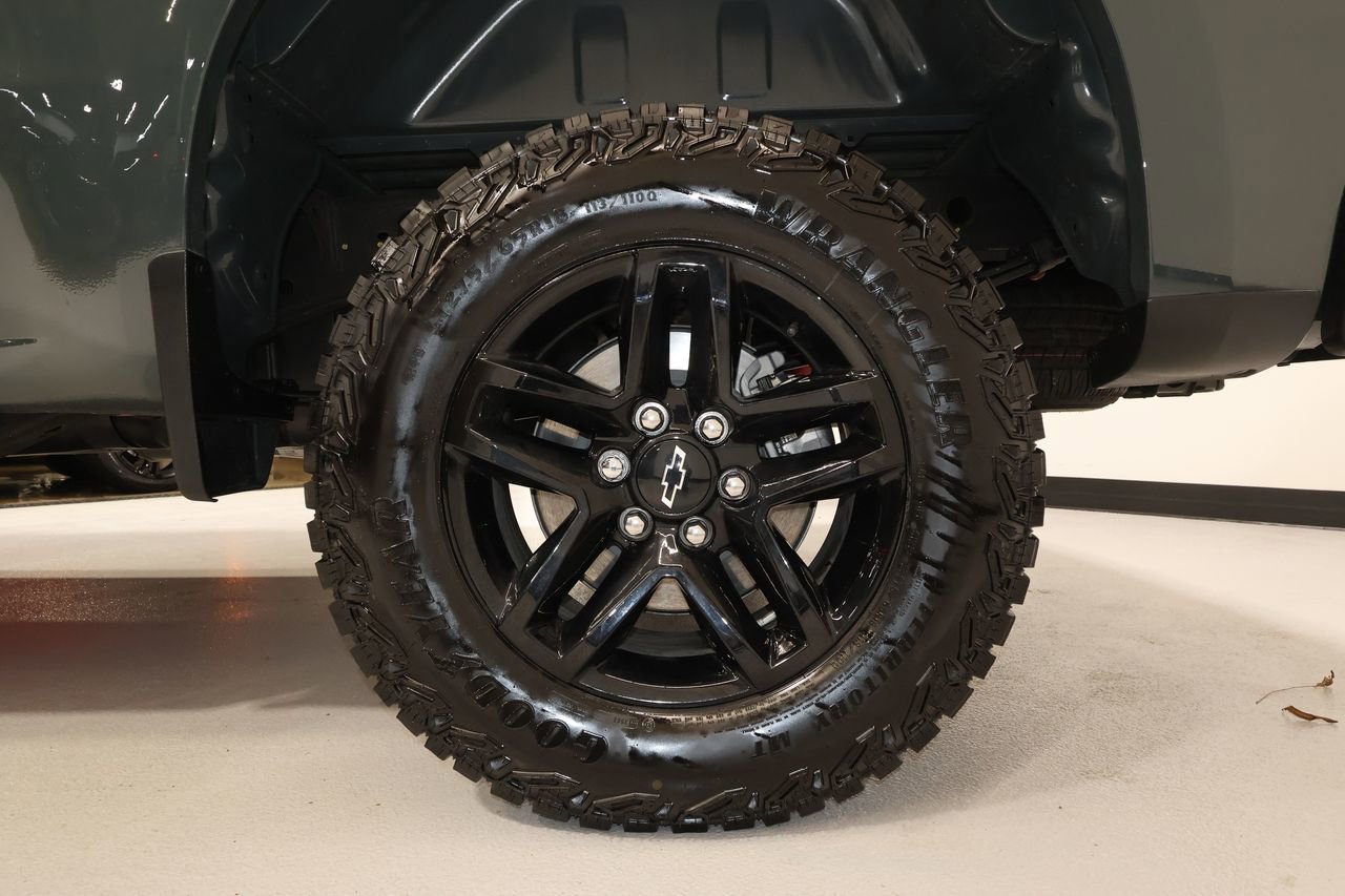 Certified 2025 Chevrolet Silverado 1500 Custom Trail Boss image 32