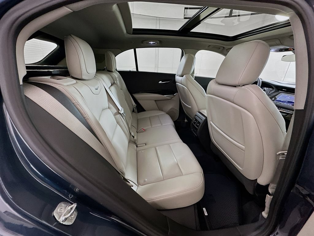 Used 2021 Cadillac XT4 Premium Luxury FWD image 27