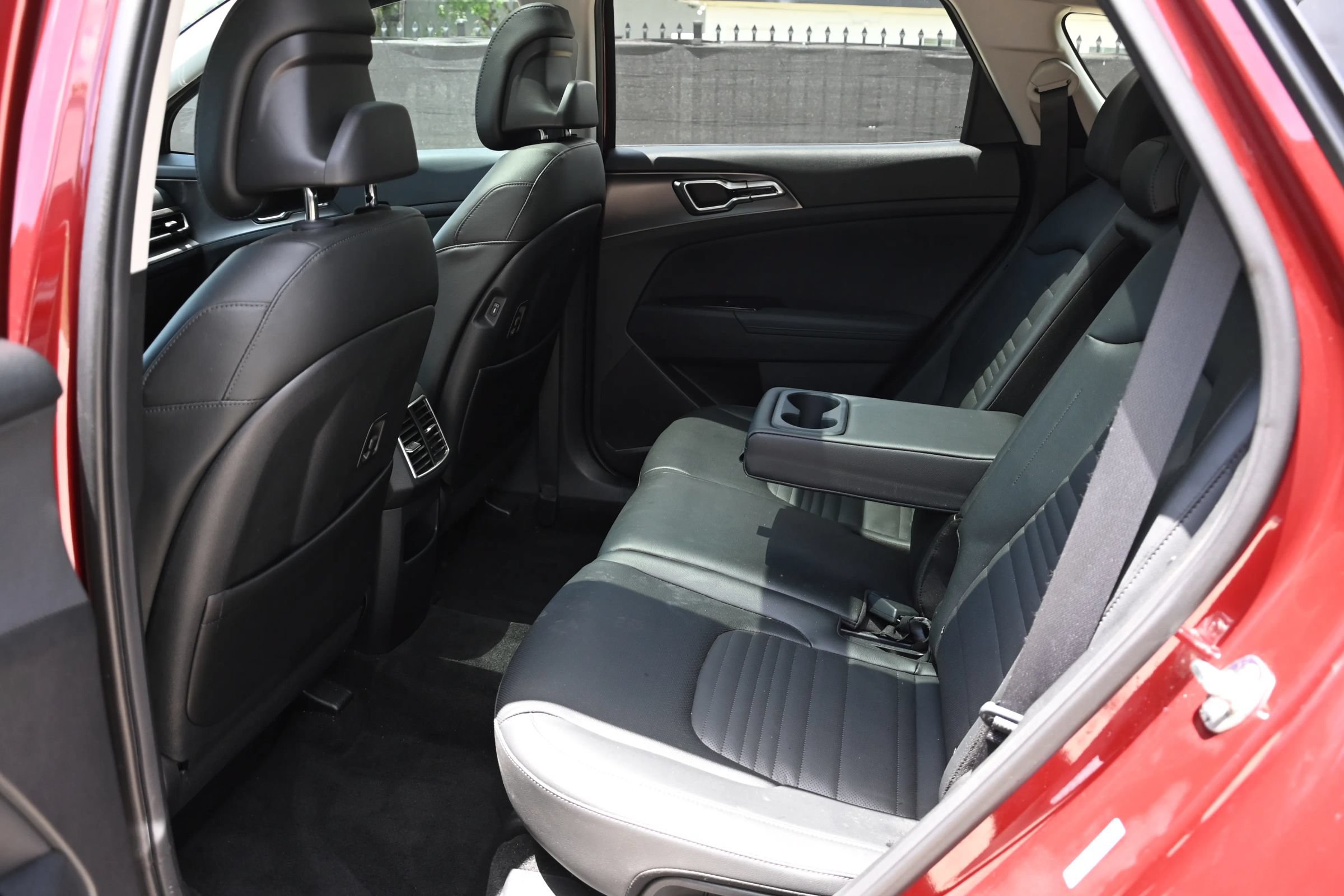 Used 2025 Kia Sportage SX FWD image 20