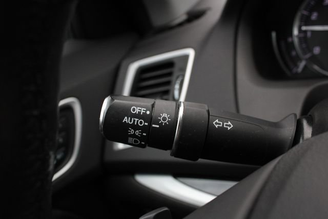Used 2020 Acura TLX FWD image 13