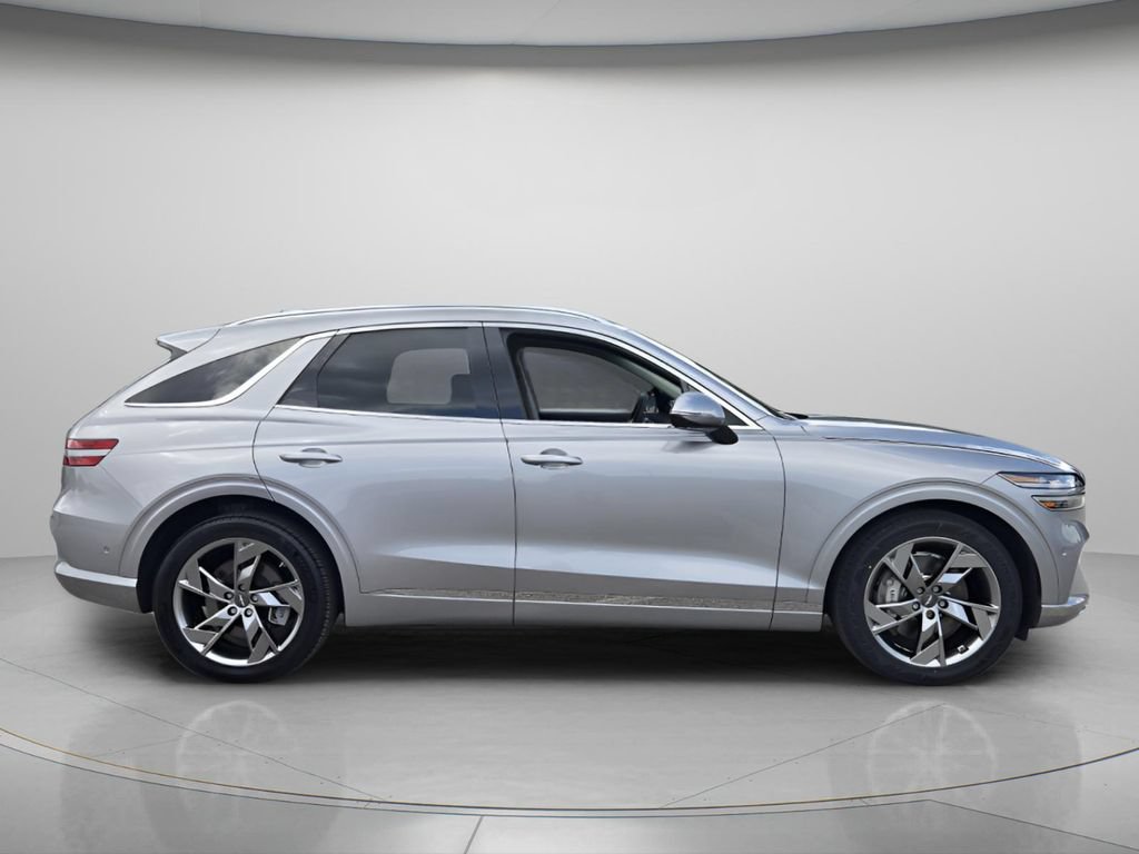 Used 2023 Genesis Electrified GV70 AWD/4WD image 4