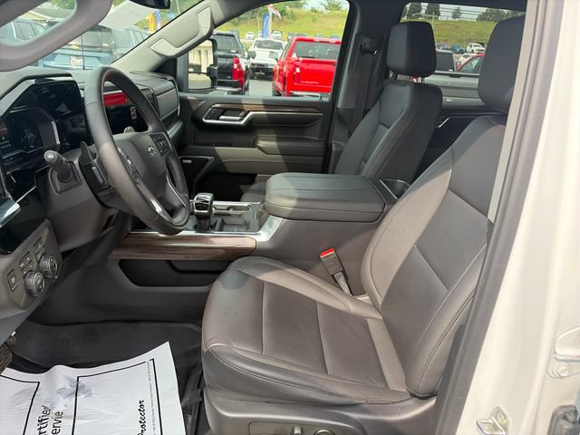 Used 2024 Chevrolet Silverado 1500 LT Trail Boss w/ Convenience Package II AWD/4WD image 9