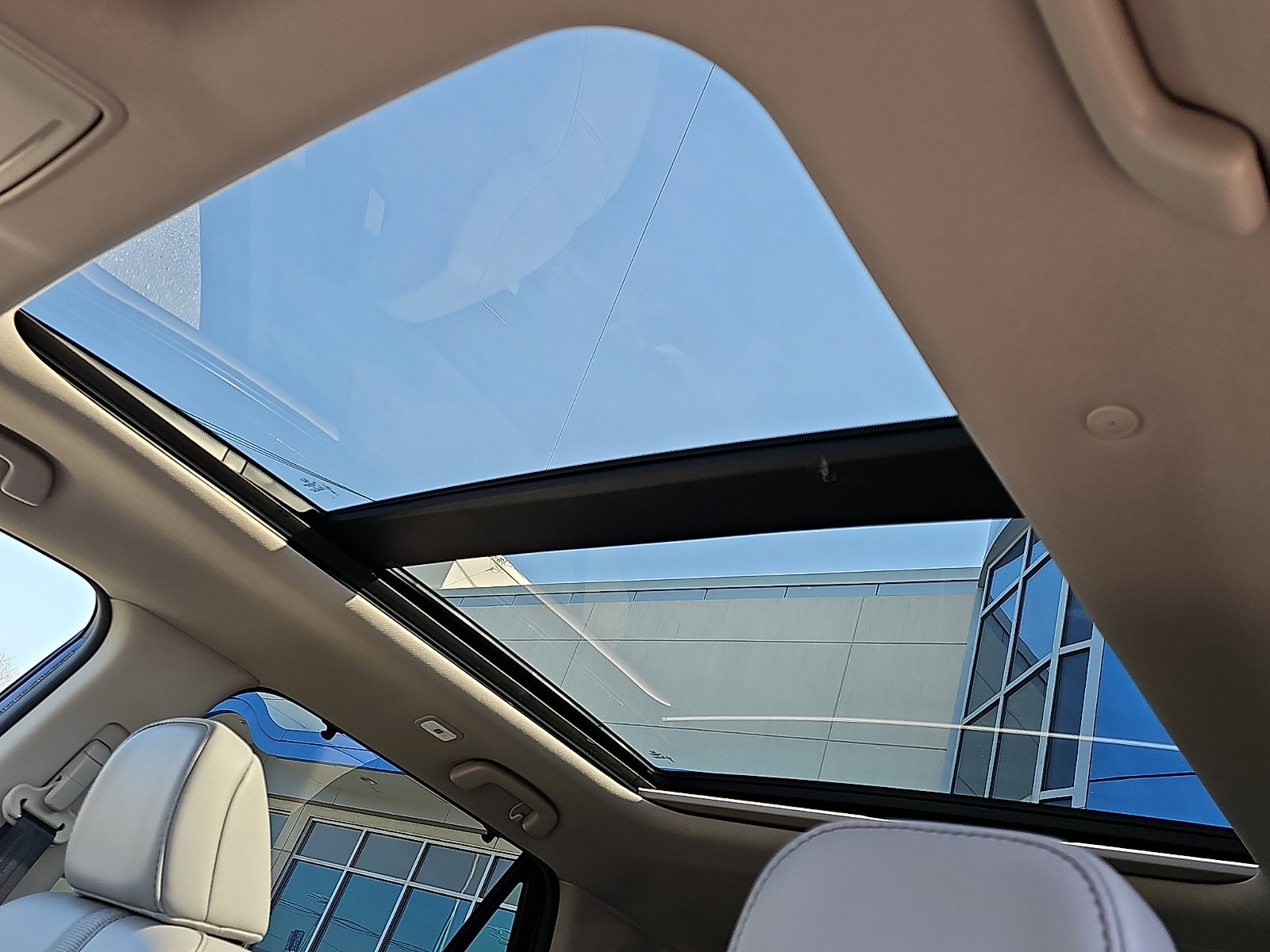 Used 2025 Honda Pilot Touring image 17