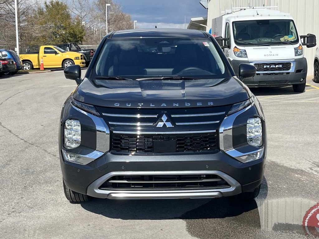 New 2026 Mitsubishi Outlander SE image 7