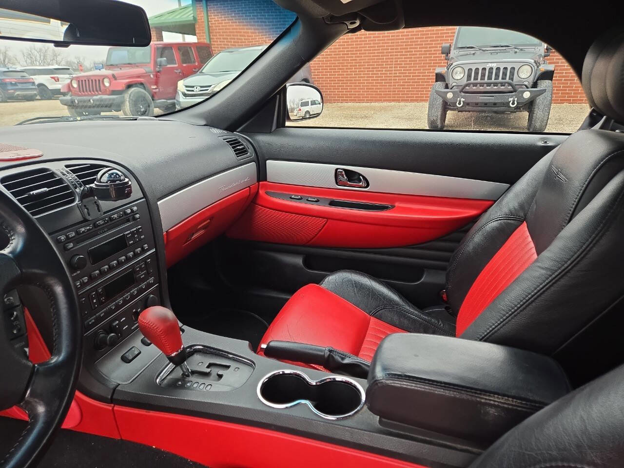 Used 2005 Ford Thunderbird Deluxe image 12