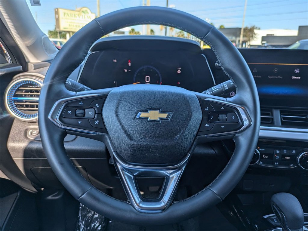 Used 2025 Chevrolet Trax LT w/ LT Convenience Package image 21