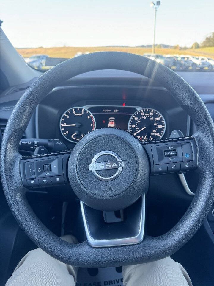 Used 2023 Nissan Rogue SV AWD/4WD image 12