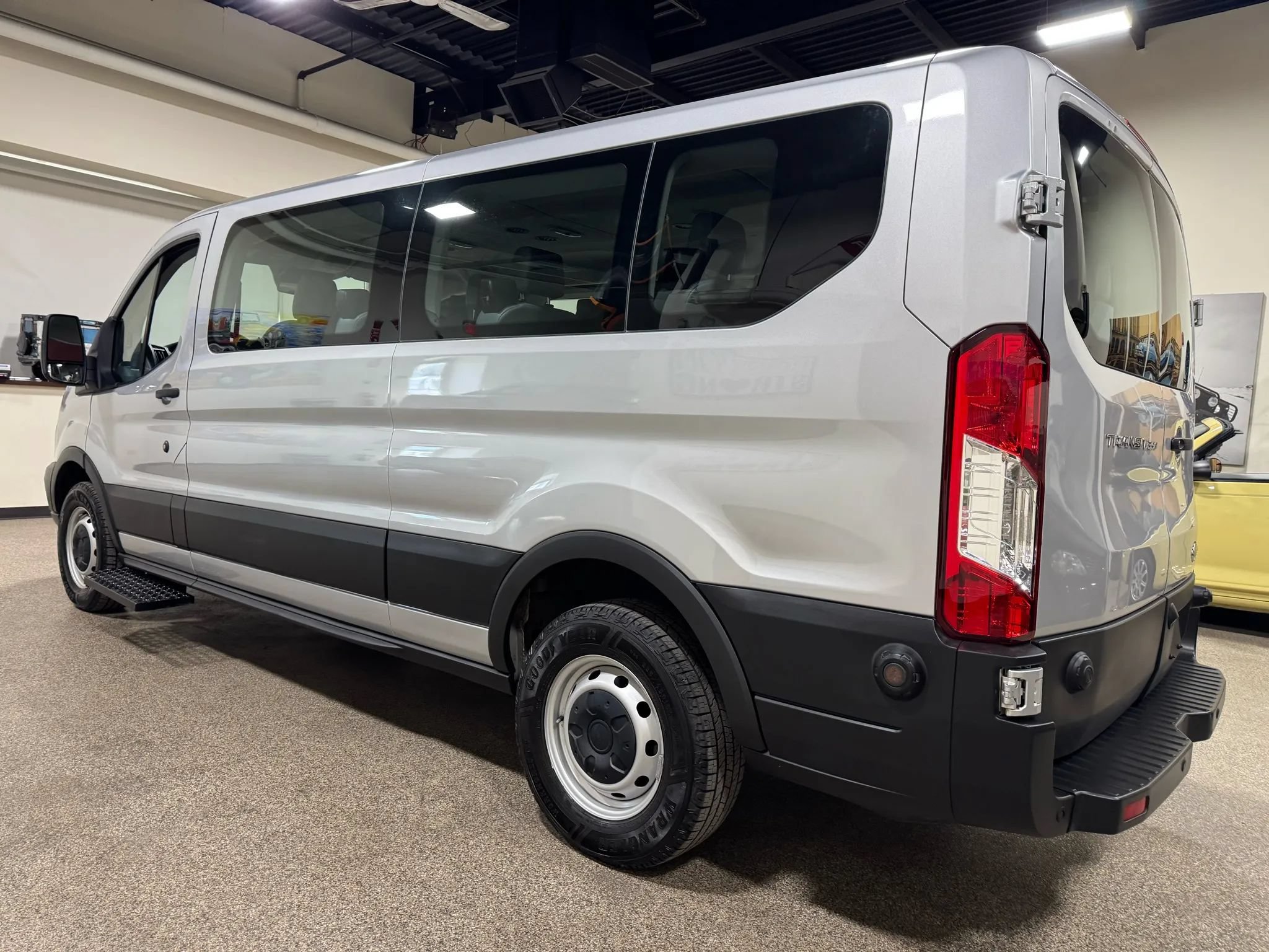 Used 2019 Ford Transit 350 XL RWD image 18