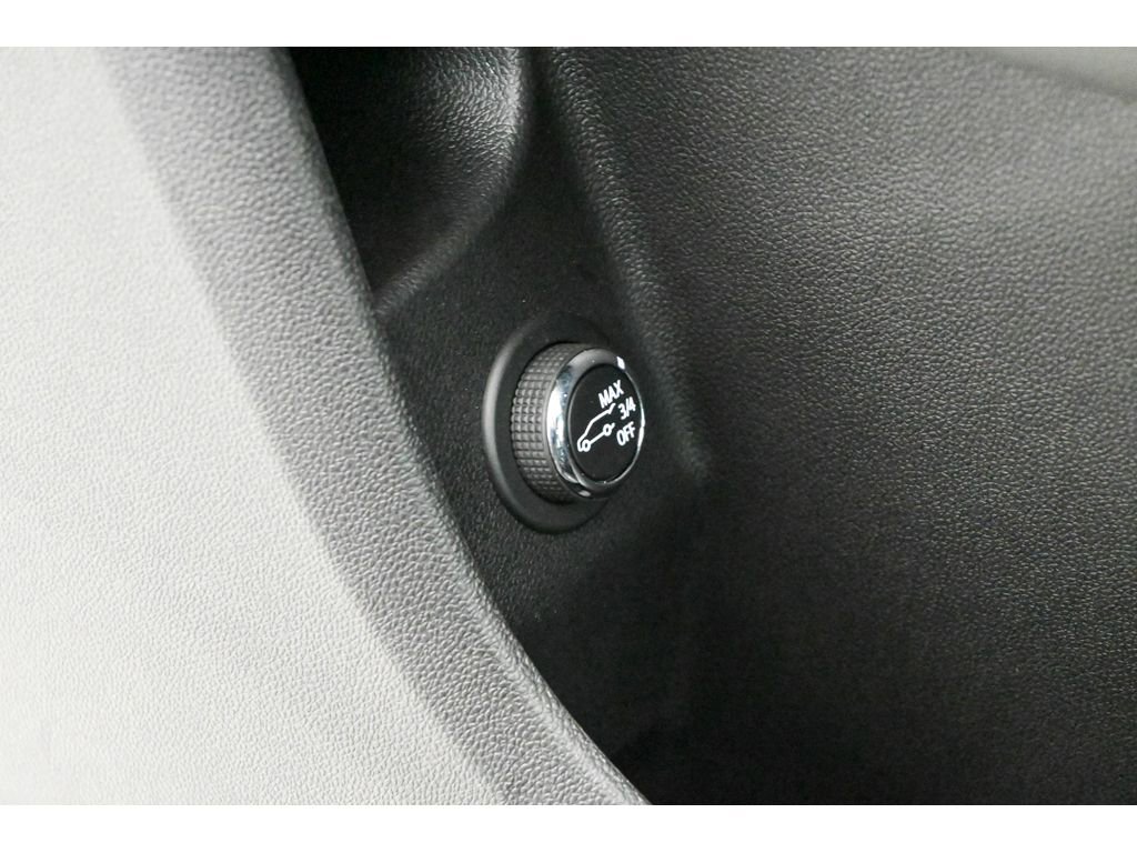 Used 2024 Cadillac XT4 Sport image 32