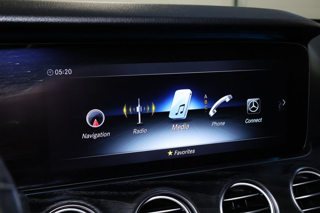 Used 2020 Mercedes-Benz E 350 4MATIC Sedan w/ Parking Assistance Package image 31
