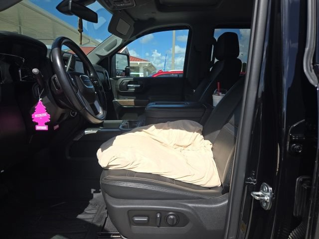Used 2022 GMC Sierra 3500 Denali AWD/4WD image 3