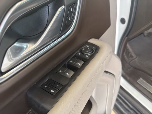 Used 2023 GMC Yukon SLT w/ SLT Premium Package image 15