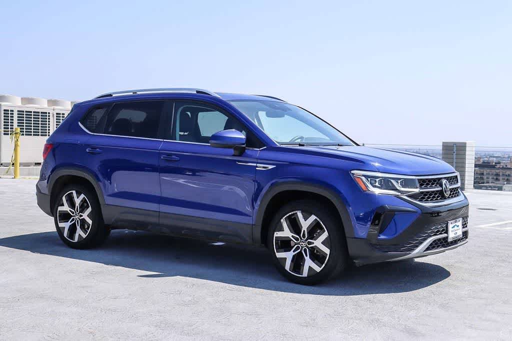 Used 2022 Volkswagen Taos SEL AWD/4WD image 3