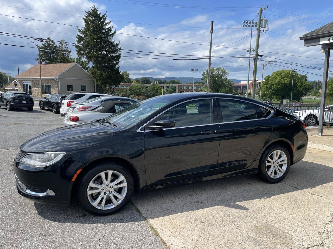 Used 2015 Chrysler 200 Limited FWD image 6