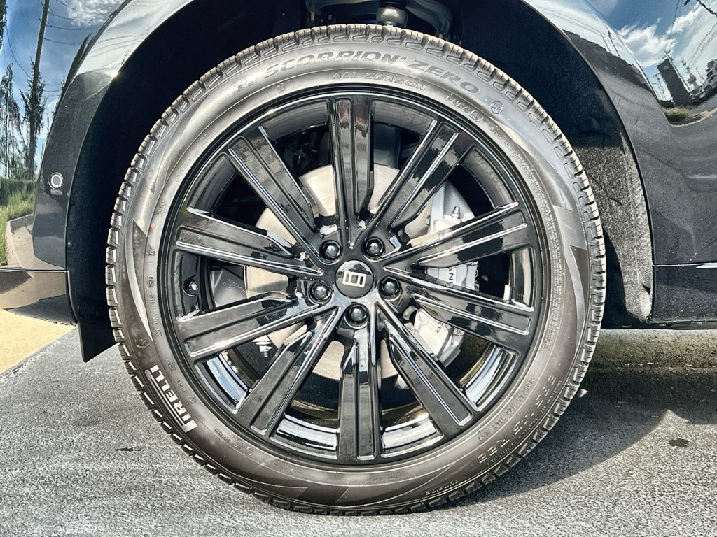 New 2027 Land Rover Range Rover Long Wheelbase SE AWD/4WD image 10