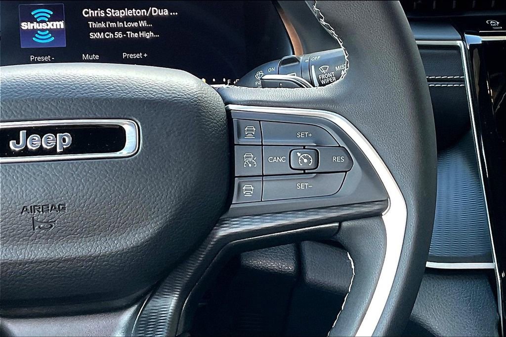 New 2025 Jeep Grand Cherokee Laredo w/ Luxury Tech Group I image 20