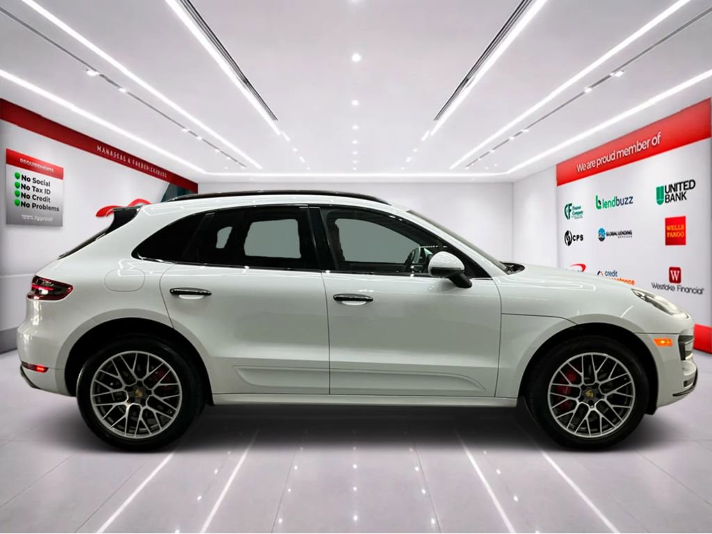 Used 2017 Porsche Macan Turbo AWD/4WD image 9