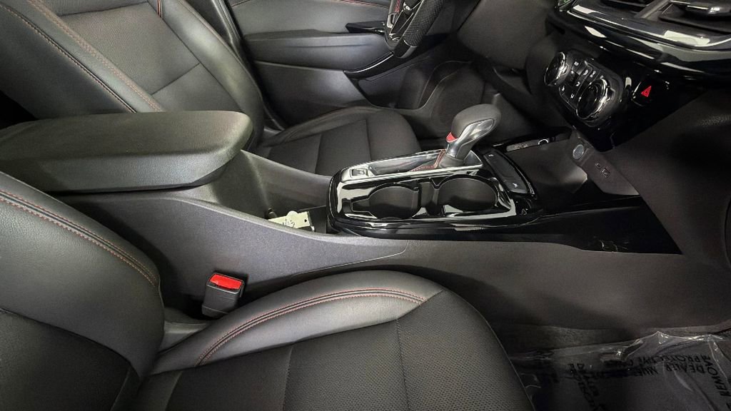 Certified 2024 Chevrolet Trax RS w/ Driver Confidence Package FWD image 34