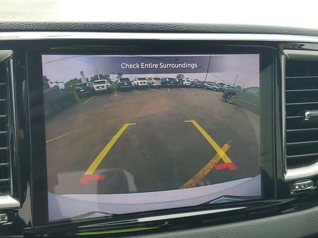 Used 2023 Chrysler Pacifica Touring-L FWD image 16