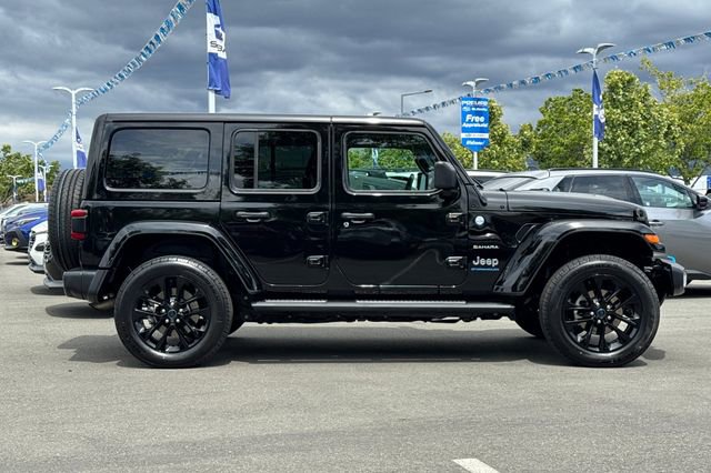 Used 2024 Jeep Wrangler Unlimited Sahara AWD/4WD image 3