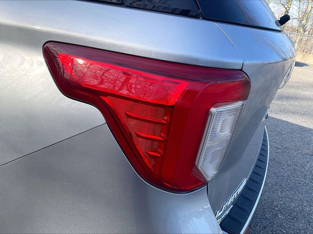 Used 2023 Ford Explorer Limited AWD/4WD image 33