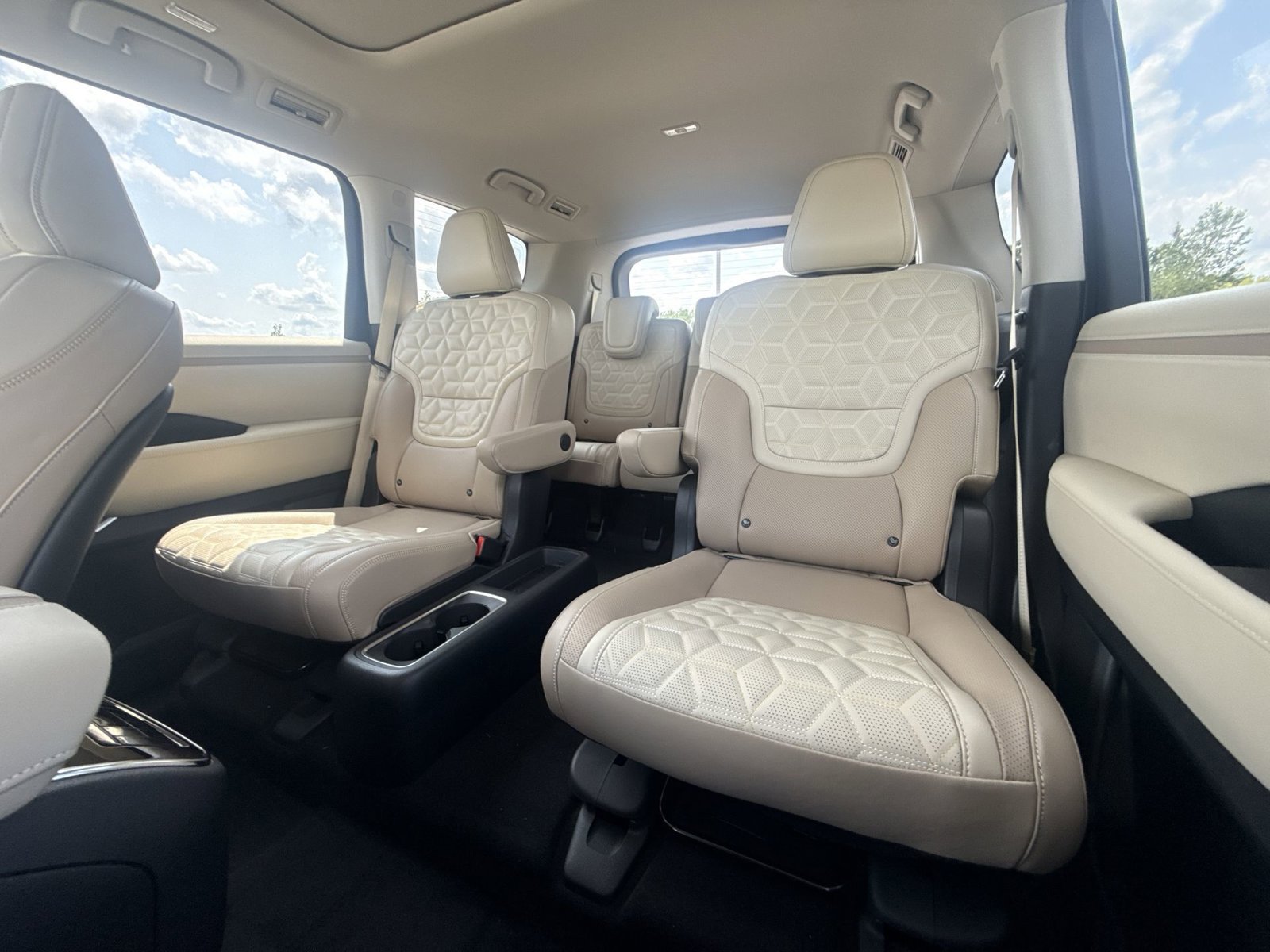 Used 2026 Nissan Armada Platinum Reserve AWD/4WD image 21