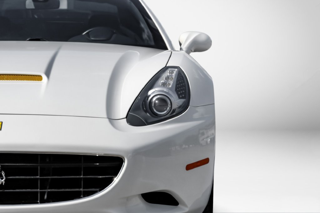 Used 2014 Ferrari California RWD image 44