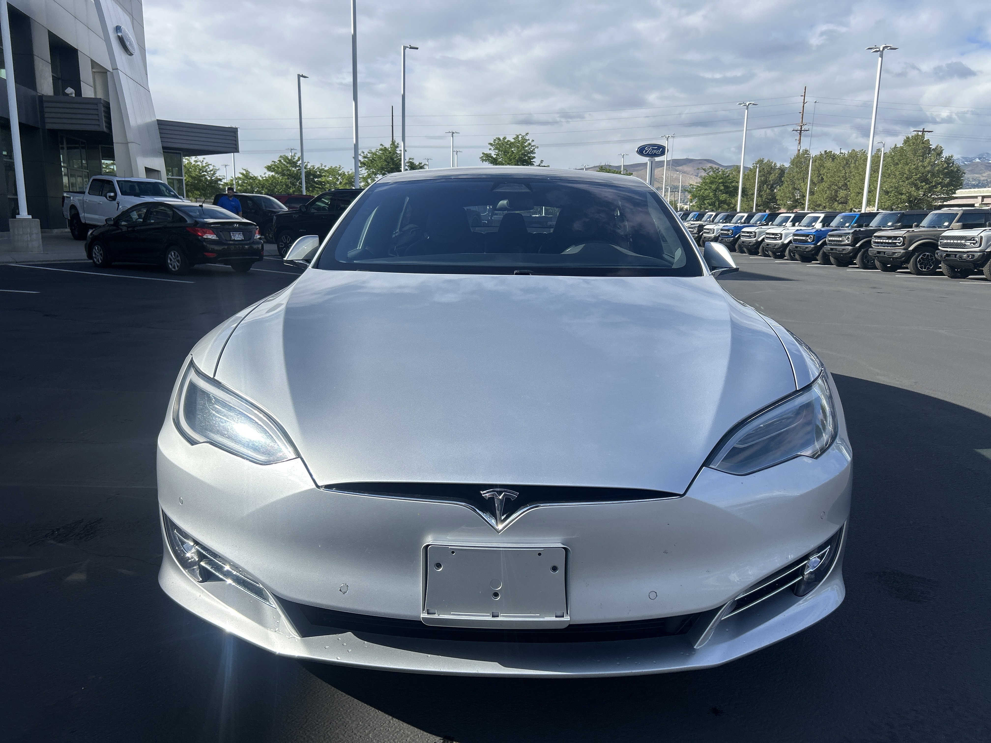 Used 2017 Tesla Model S AWD image 4