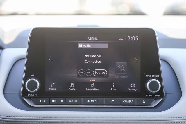 Used 2025 Nissan Rogue SV w/ SV Premium Package image 15